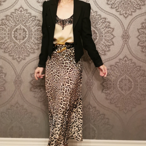 Anthropologie Dresses & Skirts - Anthropologie kachel 100% silk leopard print skirt